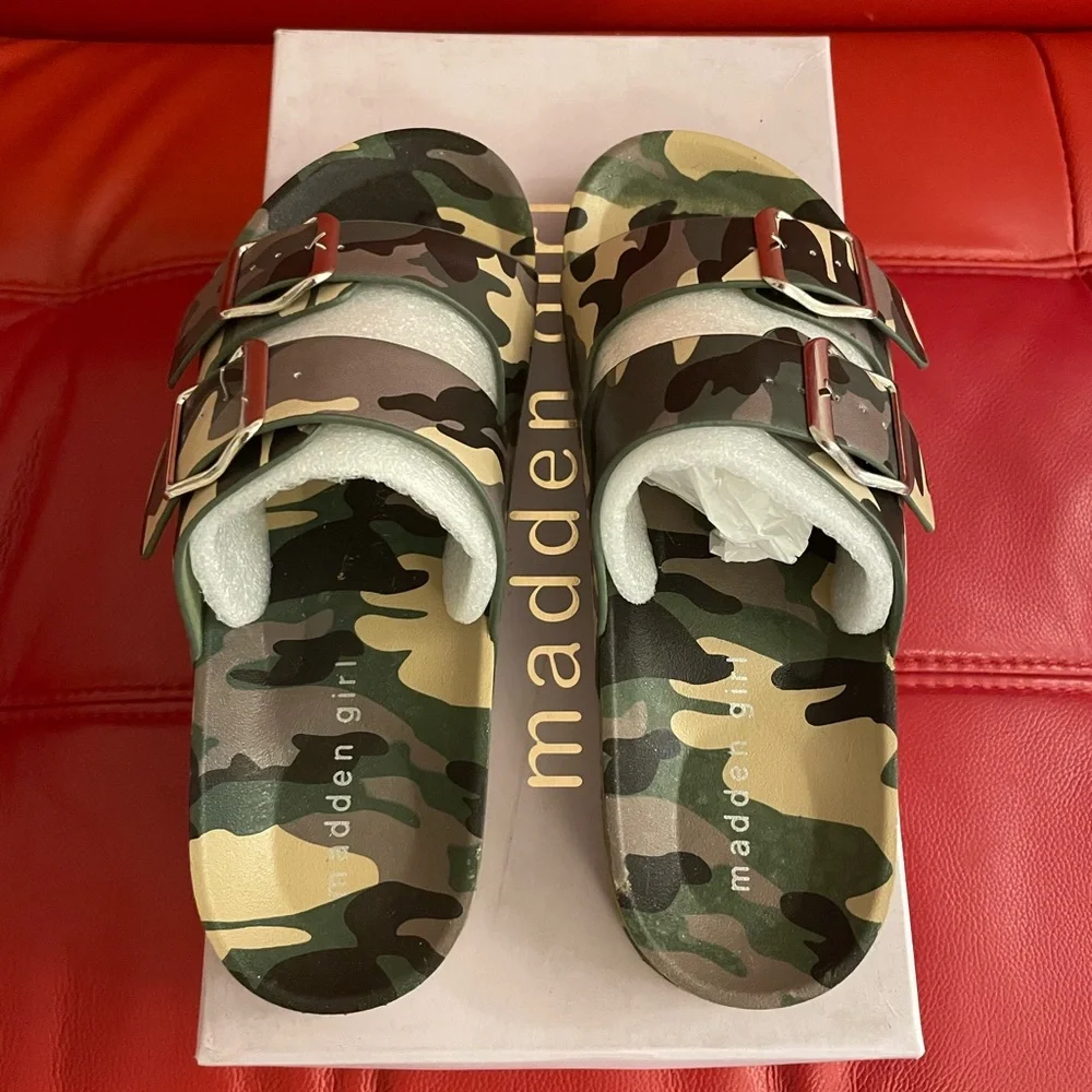 Teddy-T Camouflage Sandals, Sz 6 (Steve Madden) - Picture 5 of 8